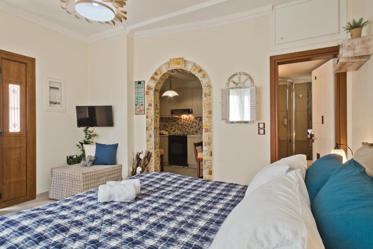 Olive #4 * Karpathos Town (Pigadia)